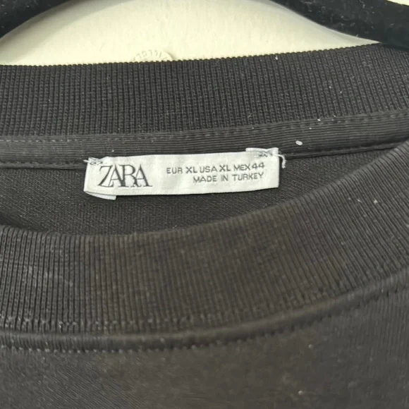 Zara Black Short Sleeve Tee - Picture 2 of 2